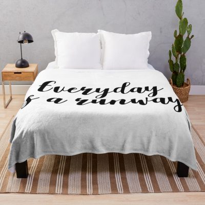 Everyday Is A Runway Niall Horan Quote Throw Blanket Official Niall Horan Merch